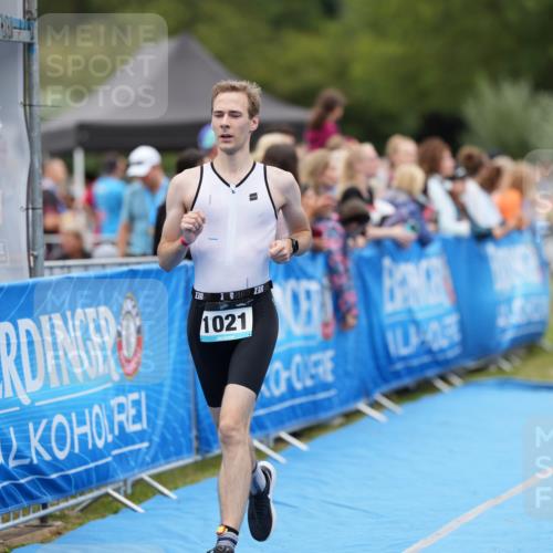 30.08.2026 - Elbe Triathlon Hamburg LAZAROV Photography http://msf.ph/oto/10027834 30.08.2026 11:19:57 Ziel 572, 1071 meine-sportfotos.de