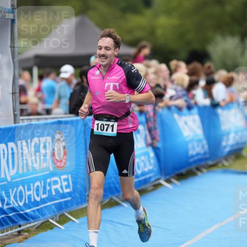 30.08.2026 - Elbe Triathlon Hamburg LAZAROV Photography http://msf.ph/oto/10027837 30.08.2026 11:20:01 Ziel 572, 725, 1071 meine-sportfotos.de