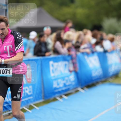 30.08.2026 - Elbe Triathlon Hamburg LAZAROV Photography http://msf.ph/oto/10027839 30.08.2026 11:20:01 Ziel 572, 725, 1071 meine-sportfotos.de