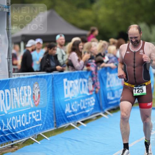 30.08.2026 - Elbe Triathlon Hamburg LAZAROV Photography http://msf.ph/oto/10027843 30.08.2026 11:20:06 Ziel 572, 725 meine-sportfotos.de