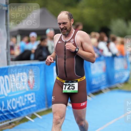 30.08.2026 - Elbe Triathlon Hamburg LAZAROV Photography http://msf.ph/oto/10027845 30.08.2026 11:20:07 Ziel 572, 725 meine-sportfotos.de