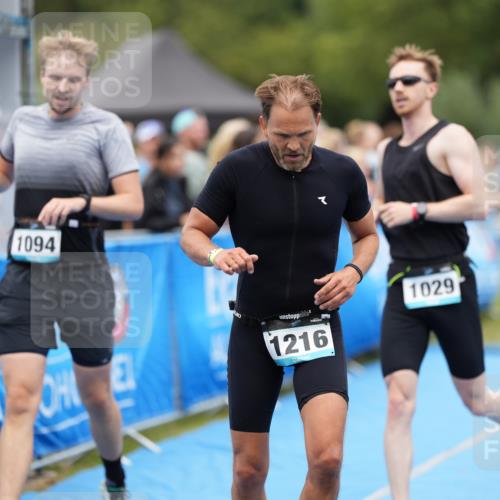 30.08.2026 - Elbe Triathlon Hamburg LAZAROV Photography http://msf.ph/oto/10027850 30.08.2026 11:20:22 Ziel 1013, 1029, 1094, 1216 meine-sportfotos.de