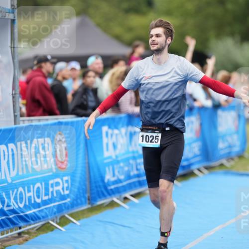 30.08.2026 - Elbe Triathlon Hamburg LAZAROV Photography http://msf.ph/oto/10027892 30.08.2026 11:21:37 Ziel 400, 540, 591, 1025 meine-sportfotos.de