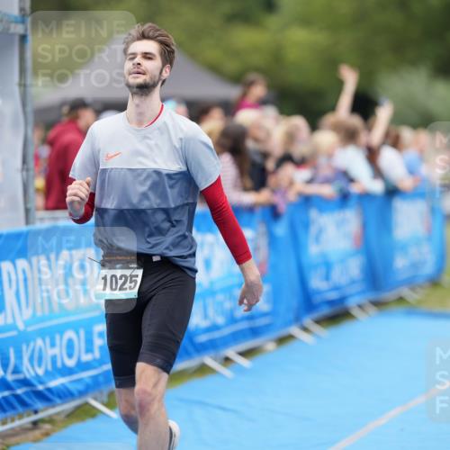 30.08.2026 - Elbe Triathlon Hamburg LAZAROV Photography http://msf.ph/oto/10027894 30.08.2026 11:21:38 Ziel 400, 540, 591, 1025 meine-sportfotos.de