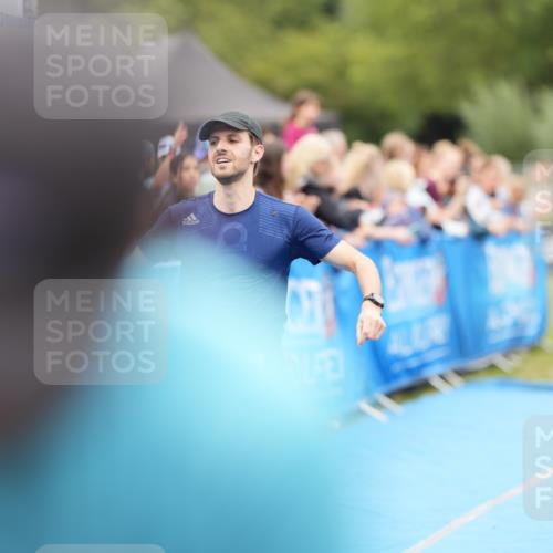 30.08.2026 - Elbe Triathlon Hamburg LAZAROV Photography http://msf.ph/oto/10027896 30.08.2026 11:21:41 Ziel 283, 400, 540 meine-sportfotos.de