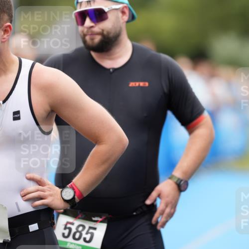 30.08.2026 - Elbe Triathlon Hamburg LAZAROV Photography http://msf.ph/oto/10027911 30.08.2026 11:21:59 Ziel 703, 1063, 1113 meine-sportfotos.de