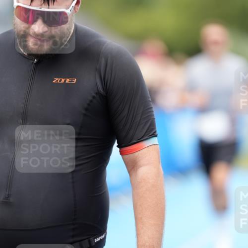 30.08.2026 - Elbe Triathlon Hamburg LAZAROV Photography http://msf.ph/oto/10027914 30.08.2026 11:22:06 Ziel 703, 1113 meine-sportfotos.de