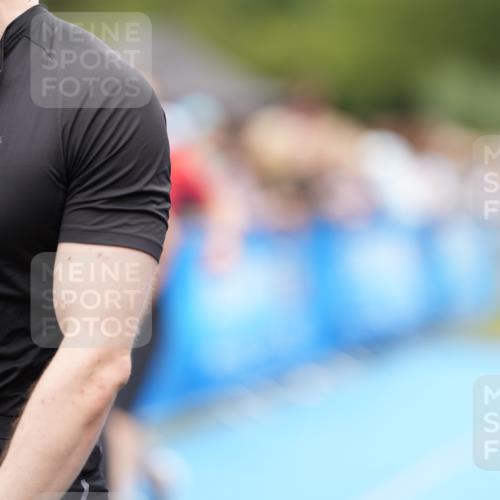 30.08.2026 - Elbe Triathlon Hamburg LAZAROV Photography http://msf.ph/oto/10027926 30.08.2026 11:22:36 Ziel 853, 1069, 1102 meine-sportfotos.de