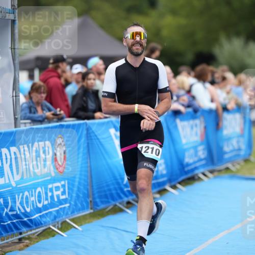 30.08.2026 - Elbe Triathlon Hamburg LAZAROV Photography http://msf.ph/oto/10027934 30.08.2026 11:22:48 Ziel 455, 1210 meine-sportfotos.de