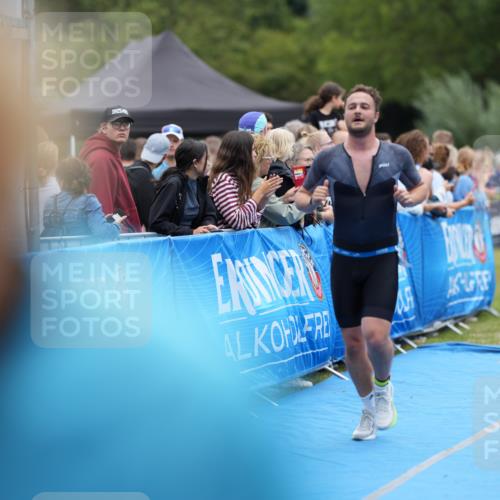 30.08.2026 - Elbe Triathlon Hamburg LAZAROV Photography http://msf.ph/oto/10027939 30.08.2026 11:23:20 Ziel 596, 693, 998, 1040, 1109 meine-sportfotos.de