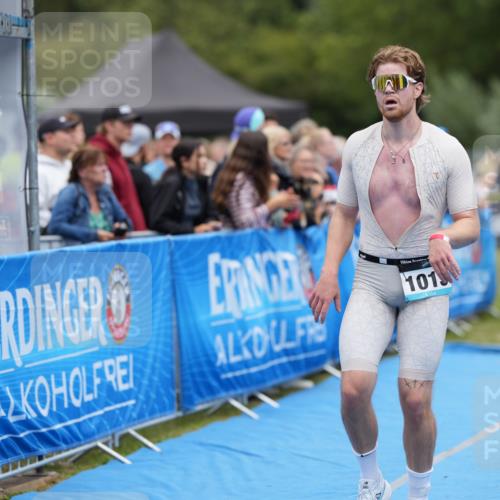 30.08.2026 - Elbe Triathlon Hamburg LAZAROV Photography http://msf.ph/oto/10027957 30.08.2026 11:23:46 Ziel 988, 1015, 1138 meine-sportfotos.de
