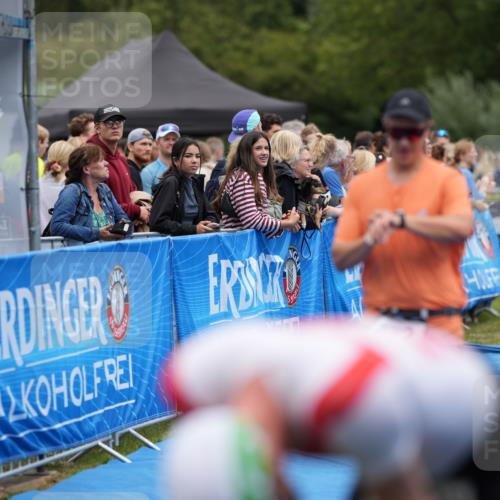 30.08.2026 - Elbe Triathlon Hamburg LAZAROV Photography http://msf.ph/oto/10027972 30.08.2026 11:24:00 Ziel 472, 629, 1006 meine-sportfotos.de