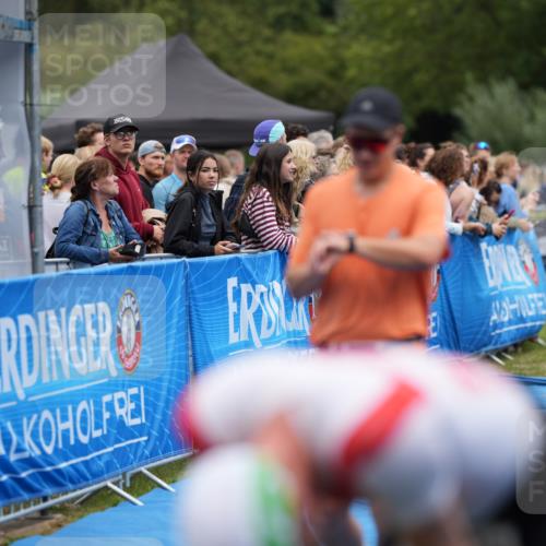 30.08.2026 - Elbe Triathlon Hamburg LAZAROV Photography http://msf.ph/oto/10027973 30.08.2026 11:24:01 Ziel 472, 629, 1314 meine-sportfotos.de