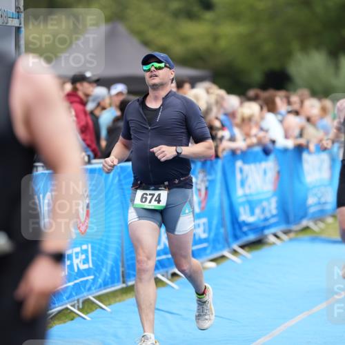 30.08.2026 - Elbe Triathlon Hamburg LAZAROV Photography http://msf.ph/oto/10027986 30.08.2026 11:24:25 Ziel 608, 674, 898, 1022, 1073 meine-sportfotos.de