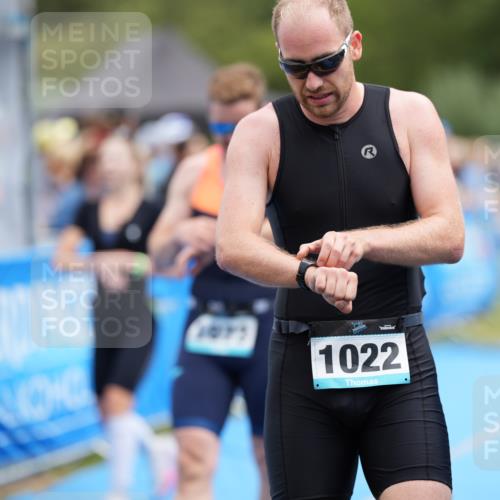 30.08.2026 - Elbe Triathlon Hamburg LAZAROV Photography http://msf.ph/oto/10027995 30.08.2026 11:24:30 Ziel 898, 1022, 1073 meine-sportfotos.de
