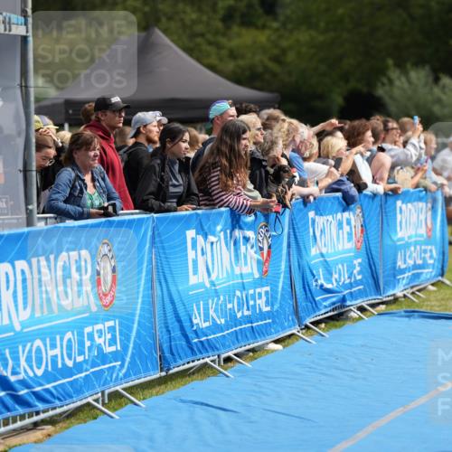 30.08.2026 - Elbe Triathlon Hamburg LAZAROV Photography http://msf.ph/oto/10028000 30.08.2026 11:24:46 Ziel  meine-sportfotos.de