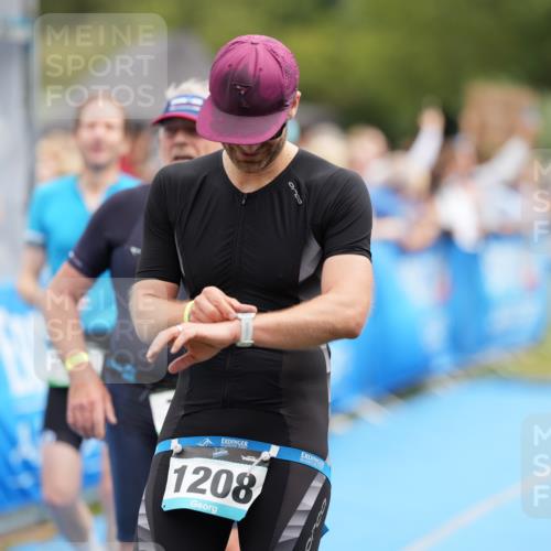 30.08.2026 - Elbe Triathlon Hamburg LAZAROV Photography http://msf.ph/oto/10028011 30.08.2026 11:25:04 Ziel 605, 736, 786, 1208 meine-sportfotos.de