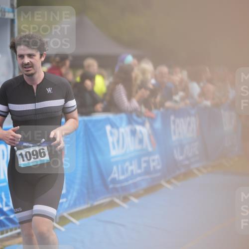 30.08.2026 - Elbe Triathlon Hamburg LAZAROV Photography http://msf.ph/oto/10028020 30.08.2026 11:25:34 Ziel 887, 1096, 1290, 1896 meine-sportfotos.de