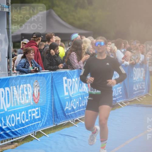 30.08.2026 - Elbe Triathlon Hamburg LAZAROV Photography http://msf.ph/oto/10028021 30.08.2026 11:25:37 Ziel 887, 1096, 1144, 1290, 1896 meine-sportfotos.de
