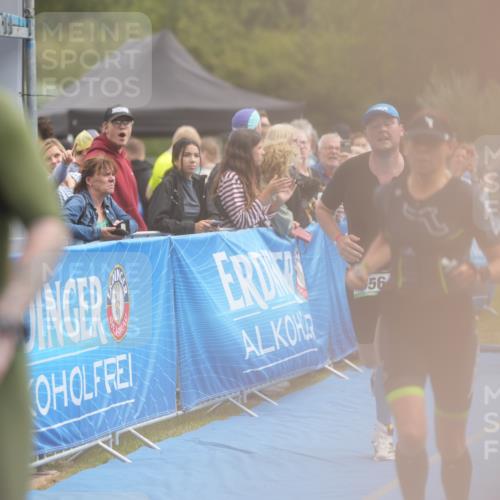 30.08.2026 - Elbe Triathlon Hamburg LAZAROV Photography http://msf.ph/oto/10028027 30.08.2026 11:25:49 Ziel 556, 576, 948 meine-sportfotos.de
