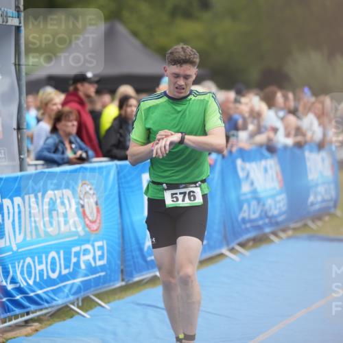 30.08.2026 - Elbe Triathlon Hamburg LAZAROV Photography http://msf.ph/oto/10028032 30.08.2026 11:25:53 Ziel 556, 576, 948, 1219 meine-sportfotos.de