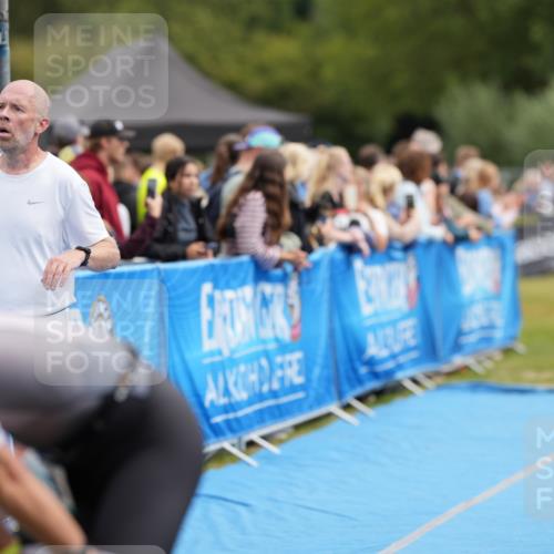 30.08.2026 - Elbe Triathlon Hamburg LAZAROV Photography http://msf.ph/oto/10028040 30.08.2026 11:26:18 Ziel 1079, 1198, 1217, 1292 meine-sportfotos.de