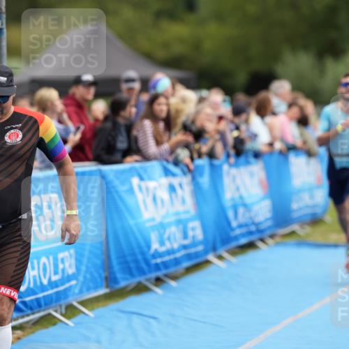30.08.2026 - Elbe Triathlon Hamburg LAZAROV Photography http://msf.ph/oto/10028067 30.08.2026 11:27:03 Ziel 702, 1110, 1172, 1194, 1275 meine-sportfotos.de