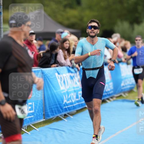 30.08.2026 - Elbe Triathlon Hamburg LAZAROV Photography http://msf.ph/oto/10028068 30.08.2026 11:27:04 Ziel 702, 1110, 1172, 1194, 1275 meine-sportfotos.de