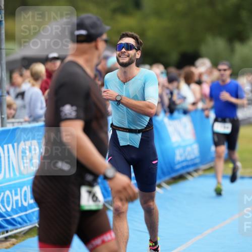 30.08.2026 - Elbe Triathlon Hamburg LAZAROV Photography http://msf.ph/oto/10028069 30.08.2026 11:27:05 Ziel 702, 1110, 1172, 1194 meine-sportfotos.de
