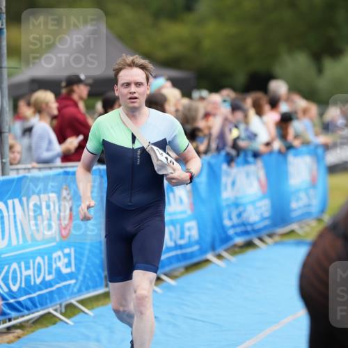 30.08.2026 - Elbe Triathlon Hamburg LAZAROV Photography http://msf.ph/oto/10028075 30.08.2026 11:27:10 Ziel 1110, 1194, 1320 meine-sportfotos.de
