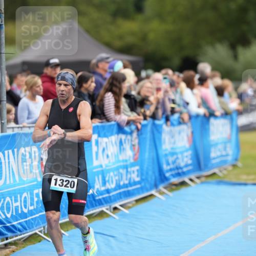 30.08.2026 - Elbe Triathlon Hamburg LAZAROV Photography http://msf.ph/oto/10028077 30.08.2026 11:27:17 Ziel 1320 meine-sportfotos.de