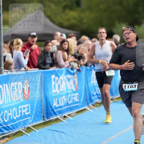 30.08.2026 - Elbe Triathlon Hamburg LAZAROV Photography http://msf.ph/oto/10028101 30.08.2026 11:28:04 Ziel 754, 1068, 1103 meine-sportfotos.de
