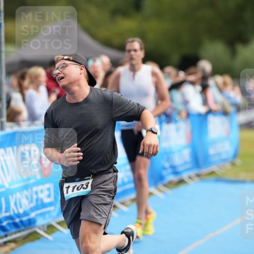 30.08.2026 - Elbe Triathlon Hamburg LAZAROV Photography http://msf.ph/oto/10028103 30.08.2026 11:28:05 Ziel 754, 1068, 1103 meine-sportfotos.de