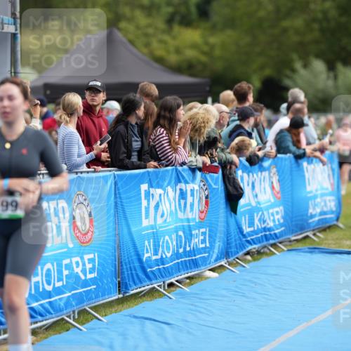 30.08.2026 - Elbe Triathlon Hamburg LAZAROV Photography http://msf.ph/oto/10028127 30.08.2026 11:29:16 Ziel 799, 1280 meine-sportfotos.de