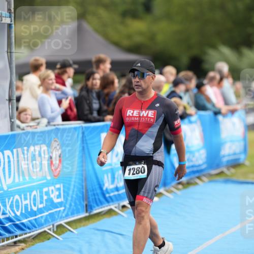 30.08.2026 - Elbe Triathlon Hamburg LAZAROV Photography http://msf.ph/oto/10028130 30.08.2026 11:29:23 Ziel 648, 749, 1280 meine-sportfotos.de