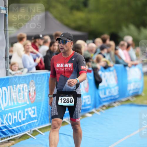 30.08.2026 - Elbe Triathlon Hamburg LAZAROV Photography http://msf.ph/oto/10028131 30.08.2026 11:29:23 Ziel 648, 749, 1280 meine-sportfotos.de