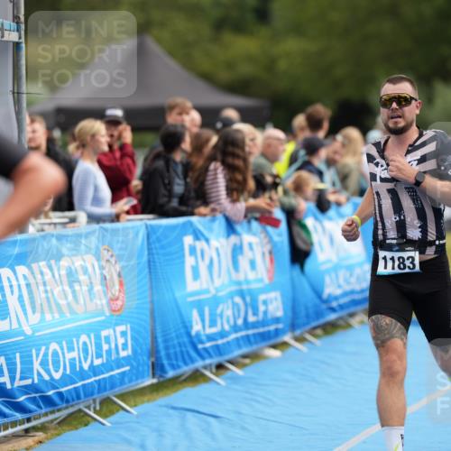 30.08.2026 - Elbe Triathlon Hamburg LAZAROV Photography http://msf.ph/oto/10028138 30.08.2026 11:29:35 Ziel 659, 749, 1078, 1183 meine-sportfotos.de