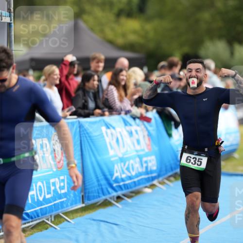 30.08.2026 - Elbe Triathlon Hamburg LAZAROV Photography http://msf.ph/oto/10028142 30.08.2026 11:29:46 Ziel 635, 659, 880 meine-sportfotos.de