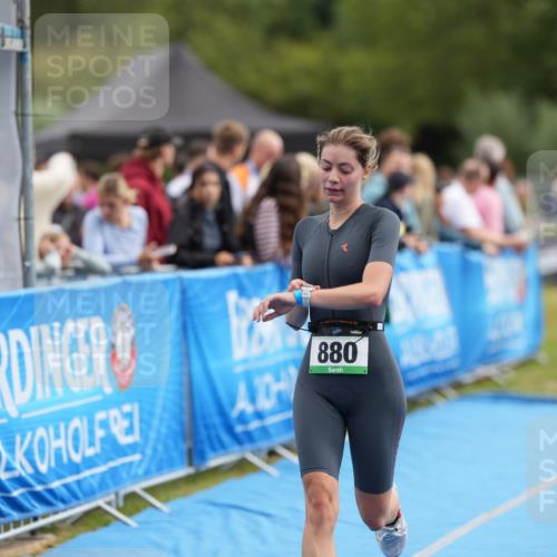 30.08.2026 - Elbe Triathlon Hamburg LAZAROV Photography http://msf.ph/oto/10028146 30.08.2026 11:29:52 Ziel 880, 1092 meine-sportfotos.de