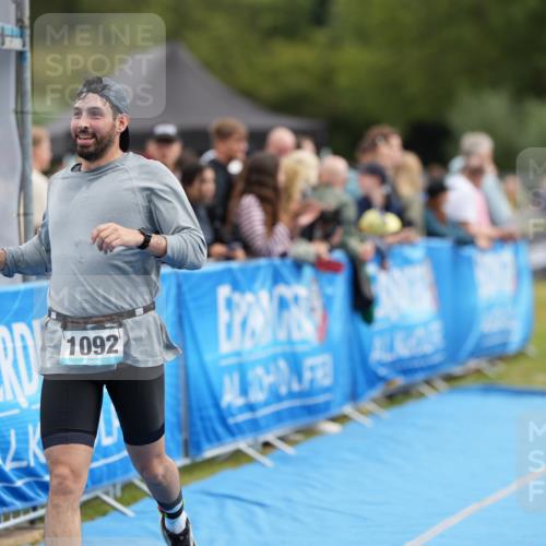 30.08.2026 - Elbe Triathlon Hamburg LAZAROV Photography http://msf.ph/oto/10028149 30.08.2026 11:30:00 Ziel 1092, 1193 meine-sportfotos.de
