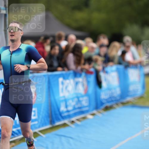 30.08.2026 - Elbe Triathlon Hamburg LAZAROV Photography http://msf.ph/oto/10028152 30.08.2026 11:30:08 Ziel 798, 1193, 1285 meine-sportfotos.de