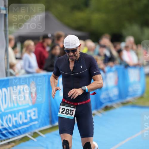 30.08.2026 - Elbe Triathlon Hamburg LAZAROV Photography http://msf.ph/oto/10028159 30.08.2026 11:30:16 Ziel 798, 1081, 1285 meine-sportfotos.de