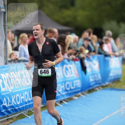 30.08.2026 - Elbe Triathlon Hamburg LAZAROV Photography http://msf.ph/oto/10028164 30.08.2026 11:30:29 Ziel 646, 827, 1150 meine-sportfotos.de