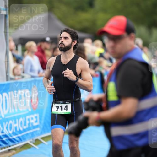 30.08.2026 - Elbe Triathlon Hamburg LAZAROV Photography http://msf.ph/oto/10028174 30.08.2026 11:30:40 Ziel 714, 827, 968, 1012, 1152 meine-sportfotos.de