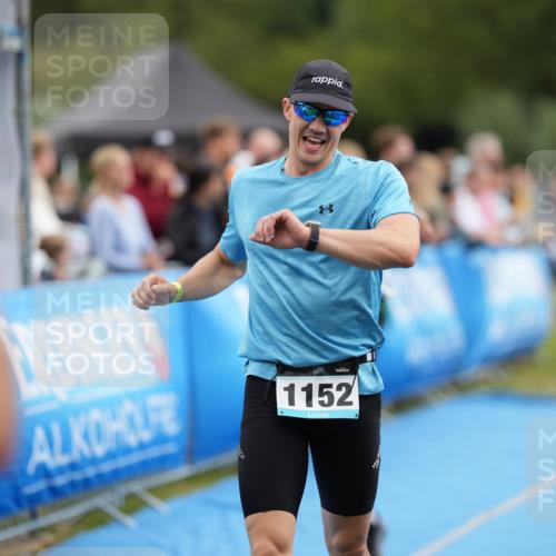 30.08.2026 - Elbe Triathlon Hamburg LAZAROV Photography http://msf.ph/oto/10028178 30.08.2026 11:30:46 Ziel 968, 1012, 1152 meine-sportfotos.de