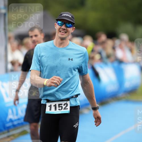 30.08.2026 - Elbe Triathlon Hamburg LAZAROV Photography http://msf.ph/oto/10028180 30.08.2026 11:30:47 Ziel 968, 1012, 1152 meine-sportfotos.de