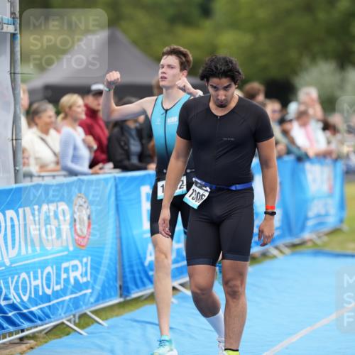 30.08.2026 - Elbe Triathlon Hamburg LAZAROV Photography http://msf.ph/oto/10028183 30.08.2026 11:30:59 Ziel 1018, 1306, 1442 meine-sportfotos.de
