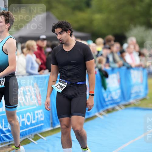 30.08.2026 - Elbe Triathlon Hamburg LAZAROV Photography http://msf.ph/oto/10028184 30.08.2026 11:31:00 Ziel 1018, 1306, 1442 meine-sportfotos.de