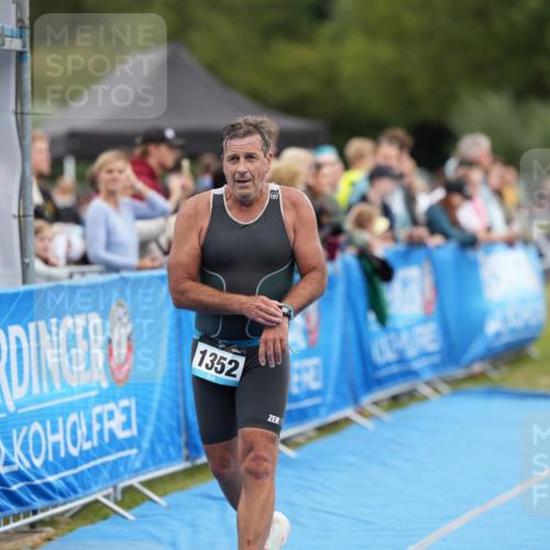 30.08.2026 - Elbe Triathlon Hamburg LAZAROV Photography http://msf.ph/oto/10028190 30.08.2026 11:31:14 Ziel 1352 meine-sportfotos.de