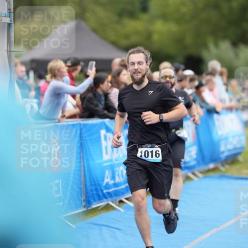 30.08.2026 - Elbe Triathlon Hamburg LAZAROV Photography http://msf.ph/oto/10028202 30.08.2026 11:32:01 Ziel 662, 1016, 1062 meine-sportfotos.de